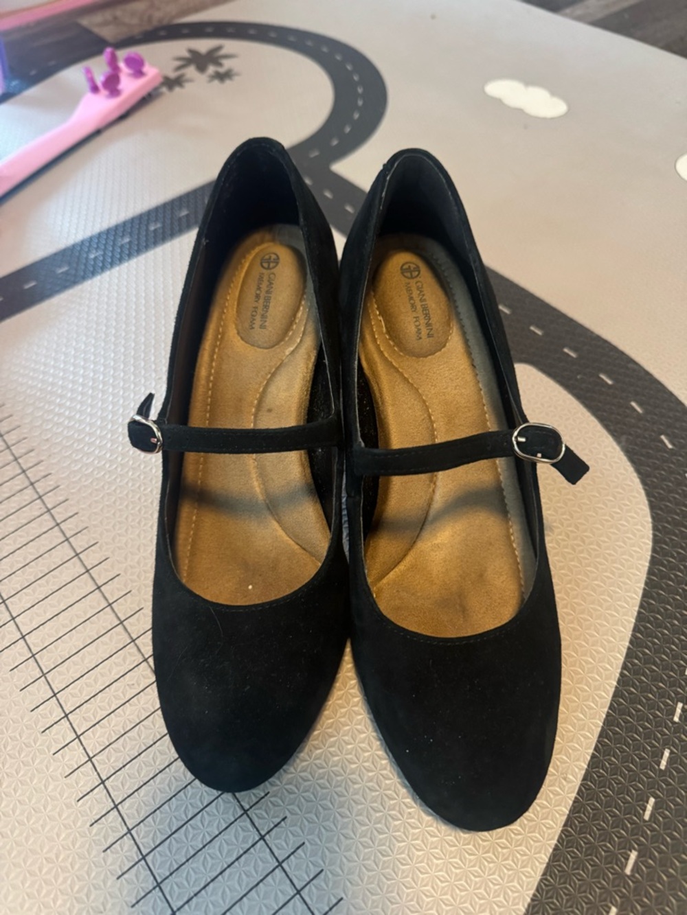 Giani Bernini Black Mary Jane heels - Comfortable memory foam